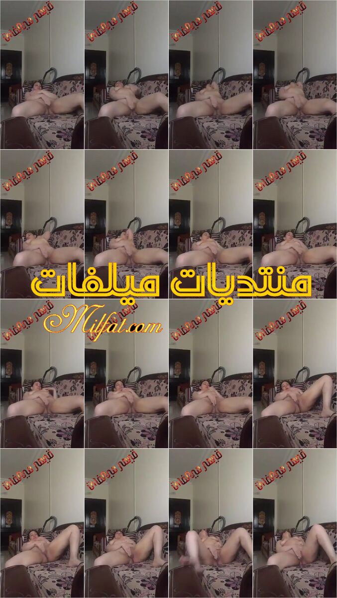 شرموطه بتتصور لحبيبها وهيا بتلعب في كسها علي الانتريه وبتقوله انت وحشتني اوي نفسي في زبرك يدخل كسي