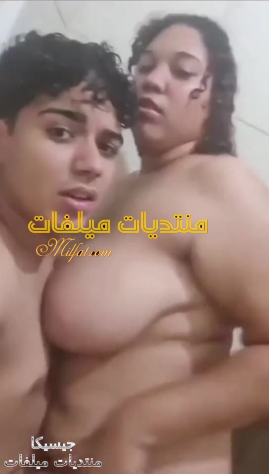 سكس نيك واد زانق صاحبته في الحمام ينططها علي زبه ويفشخها جامد اوي