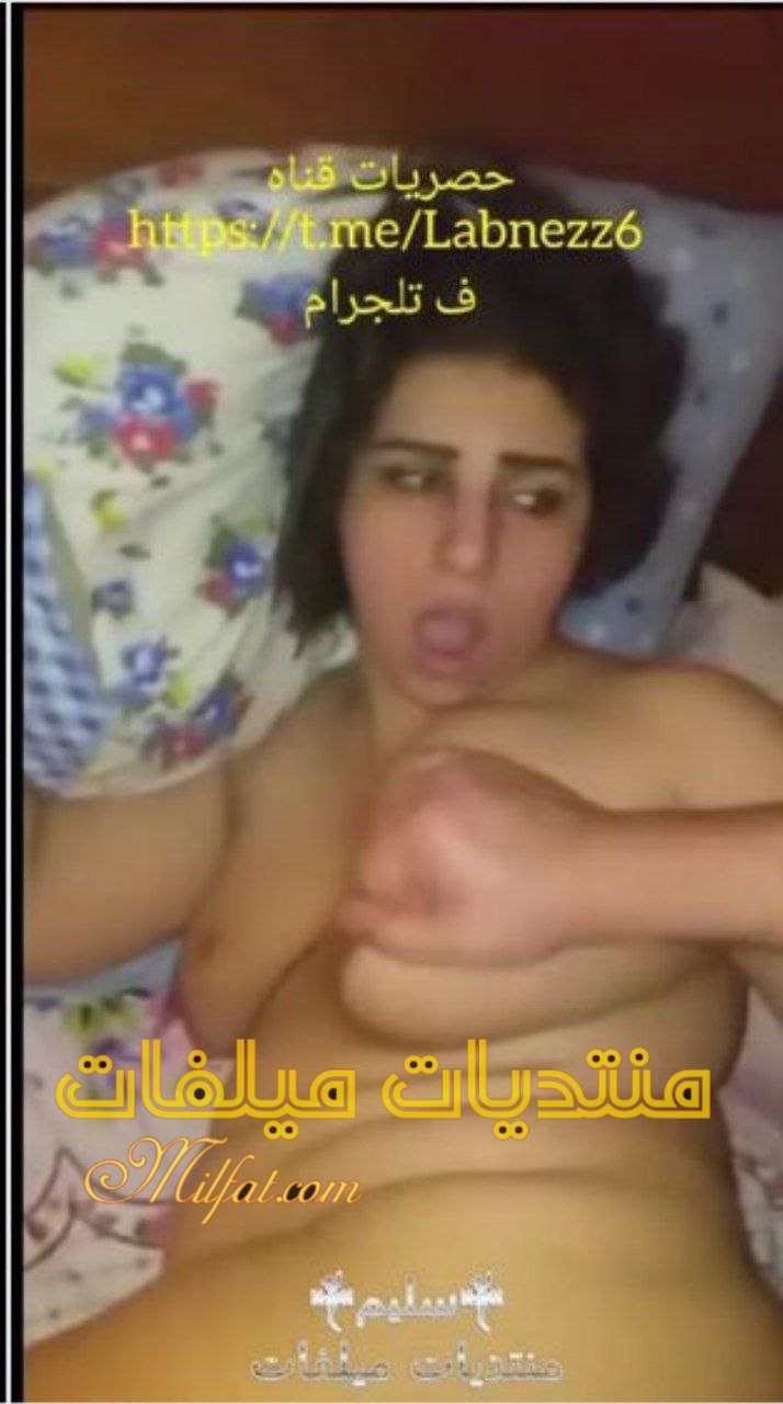 فيديو سكس نيك لمرة قارحة مدقورة من عشيقها ويفشخ طيزها وكسها بزبره هايجة نيك