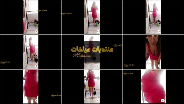 افجر فيديو لشرموطه بقميص نوم احمر عماله تدلع و ترقص و تبين في بزازها و تلعب فيهم