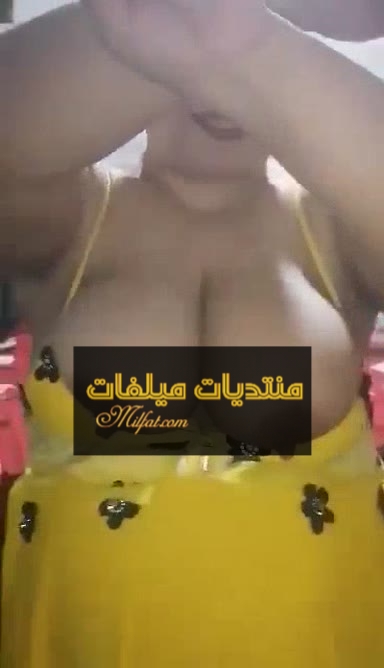 فيديو نودز مصري فاجر لشرموطه هايجه اوييي باللانجري بتلعب في بزازها الملبن وبعدين بترضع منهم و بتقول اوسخ الكلام