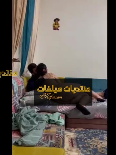 فيديو سكس مصري نار نار لشرموطه هايجه اوييي مع جارها بيجيلها الشقه وبعدين بيفضل يقفش لها في بزازها من علي الهدوم و بيقلعها واحده واحده وبعدين بيلحس لها كسها جامد اوي وصوت اهاتها عالي اوي
