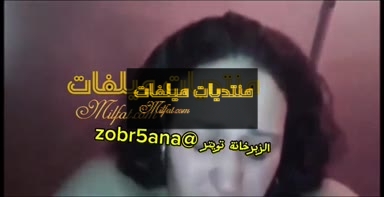 اجدد فيديوهات النودز المصري فيديو فاجر لشرموطه هايجه اوييي عاوزة تتناك بتمص الخيارة علي اساس انها زوبر جوزها المسافر و بتقول تعالي نيكني انا تعبانه