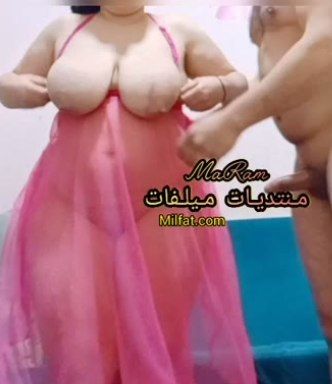 سكس مصري لبوه وجوزها بيعشرها بتقوله يابن المتناكه بتصورني وصورهم فاجره