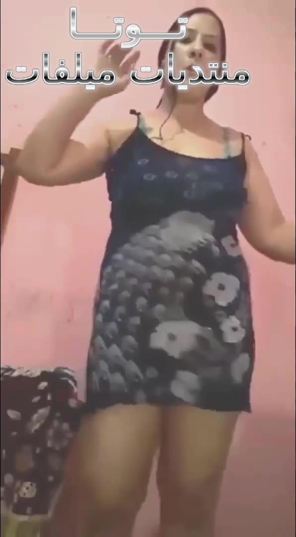 الفلاحه المصريه اسماء بقميص النوم  وتقلعه وهى بتهز وترقص لعشيقها وتمتعه ملط