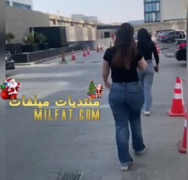 واخد خول ماشي ورا بنوته بطايه بطيز كبيره ملبن ويصور فيها
