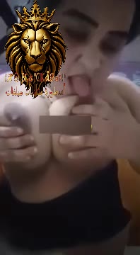 ميلف مصريه بلدى دعاء بكرش مدلدل تقلع قميص النوم وتمتعه وتلعب فى بزازها وترضع فيها وتتشرمط عليه