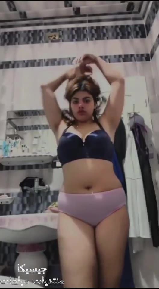 سكس نودز لبنت بطل بتقفش في بزازها وتلعب في جسمها وكسكوسها جامدة اوي