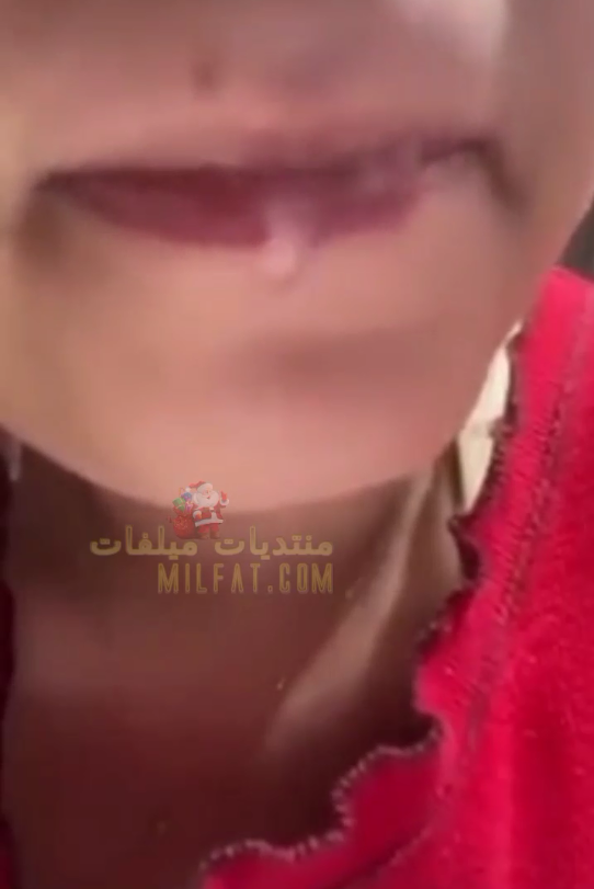 سكس شرموطه مصريه تعمل نودز ف الحمام وبزها كبيره ترضع الشارع والجران كلهم
