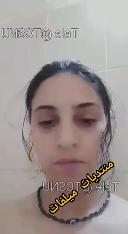 نودز بطل زى القمر قلعت عريانة ملط واتك دلع ونيك فى كوسها لحد متجيب كوسها