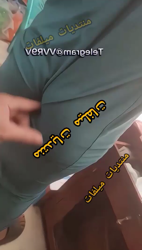 زبونة مصرية مش معاه تدفع لصاحب الماركيت سابته يبعبصها ونيكها فى المحل