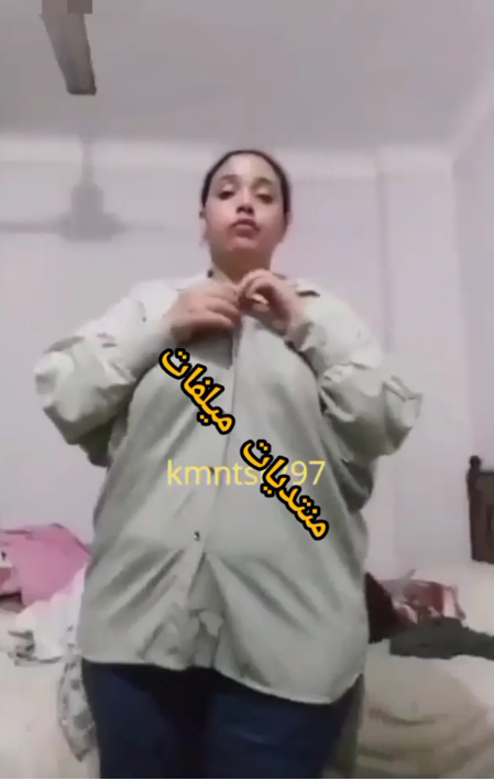 بنوته ميلف نفسها تتجوز وتتناك بتقلع عريانة ملط وبتمتع عشيقها بلحم جسمها