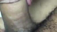 شرموطه عربيه تمص زبر عشيقها بكل حرمان واحترافيه فى عربيته فشخت زبره مص