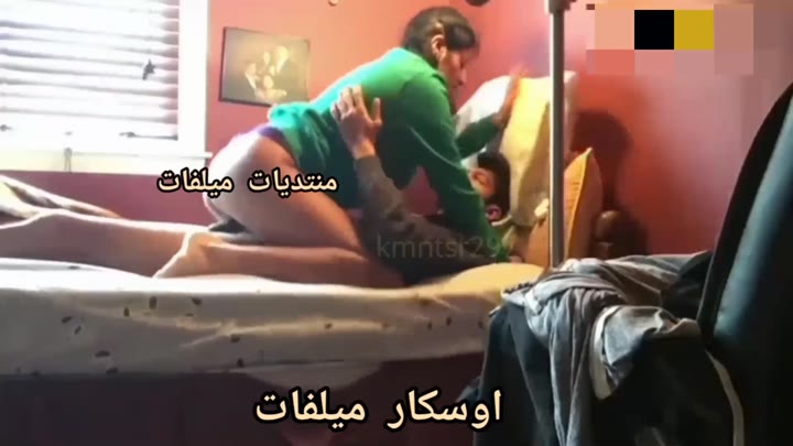 بنت هربانة عسل بتركب فوق زب عشيقا وهاتك نيك تنطيط فوق زبه كوسها ضيق