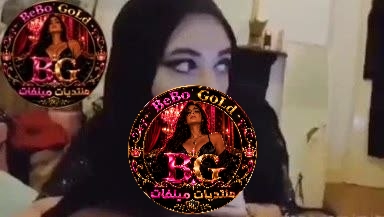 لبوه فاجره تمسك زوير عشقها على السريع علشان مستعجله تفشخه مصه و تلعب زوبره فى بزها عليها نظرن متناكه زيها