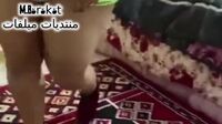 الفحل بعد ما فشخ الشرمةطة متشي يصور في طيزها وهيا بتهزهم
