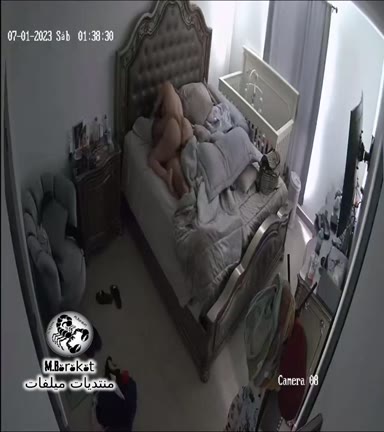 حصري عنتيل واخد الشرموطة بتاعته البيت ويفشخها ويصورها بكاميرا مخفية وصوتها نار